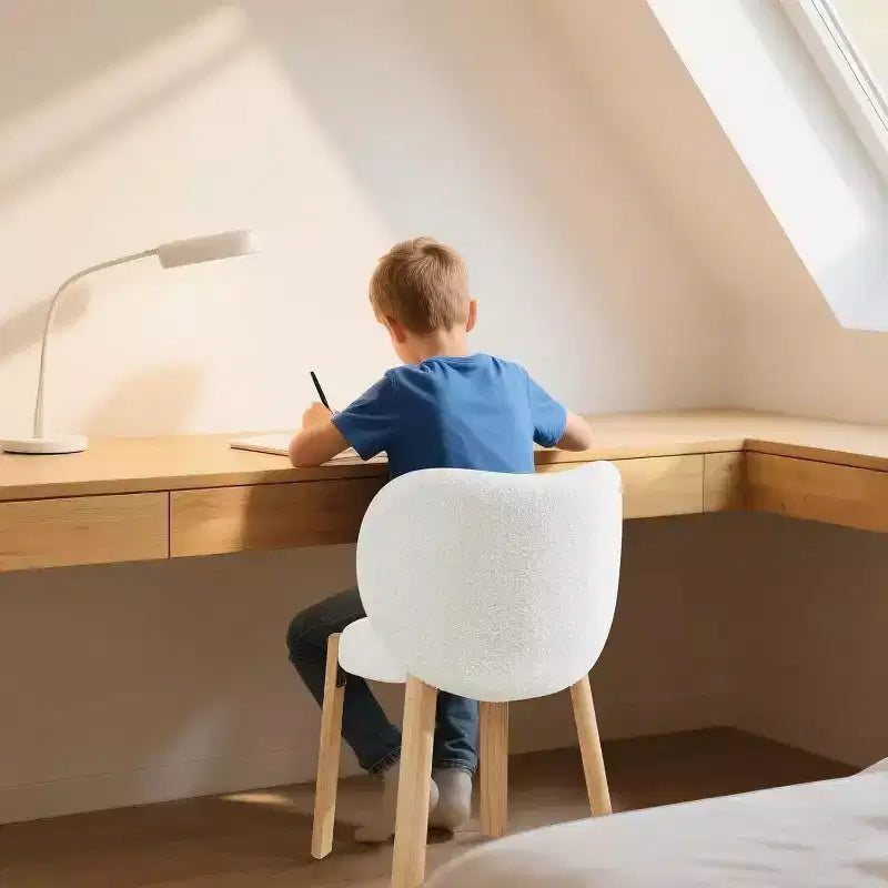Bonita silla de tocador con respaldo en forma de corazón, taburete moderno de tela de peluche para tocador, oficina en casa, dormitorio, comedor y sala de estar