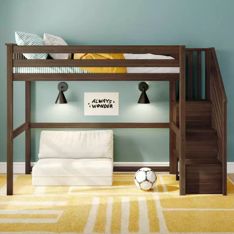 Klassisches Hochbett für zwei mit Treppe