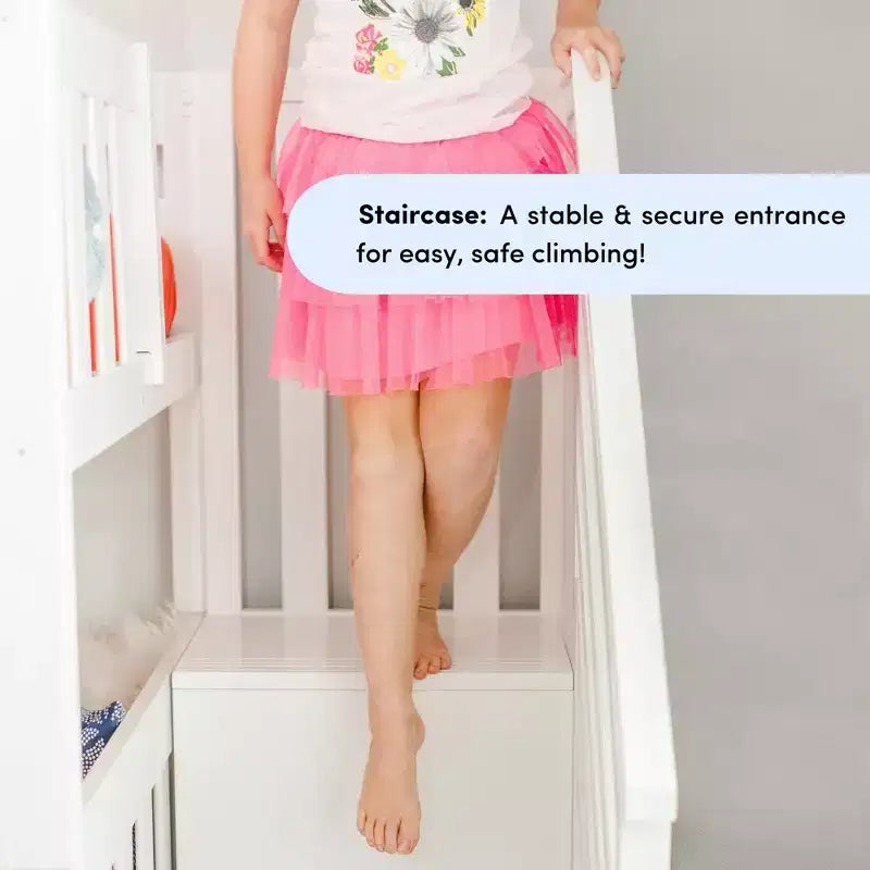 Klassisches Hochbett für zwei mit Treppe