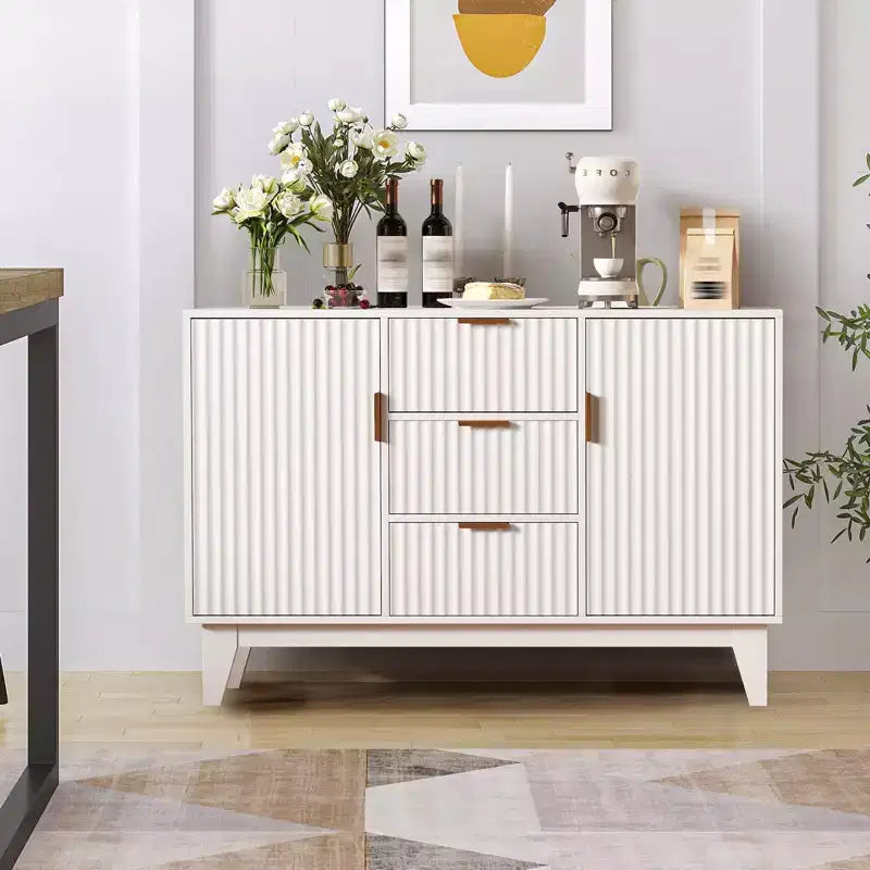Sideboard mit geriffelter Front, großes Akzent-Kaffeeschrankmöbel, 47.2 Zoll, mit 3 Schubladen und 2 Türen für Küche, Wohnzimmer und Eingangsbereich