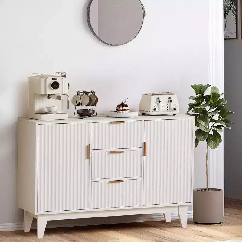 Sideboard mit geriffelter Front, großes Akzent-Kaffeeschrankmöbel, 47.2 Zoll, mit 3 Schubladen und 2 Türen für Küche, Wohnzimmer und Eingangsbereich