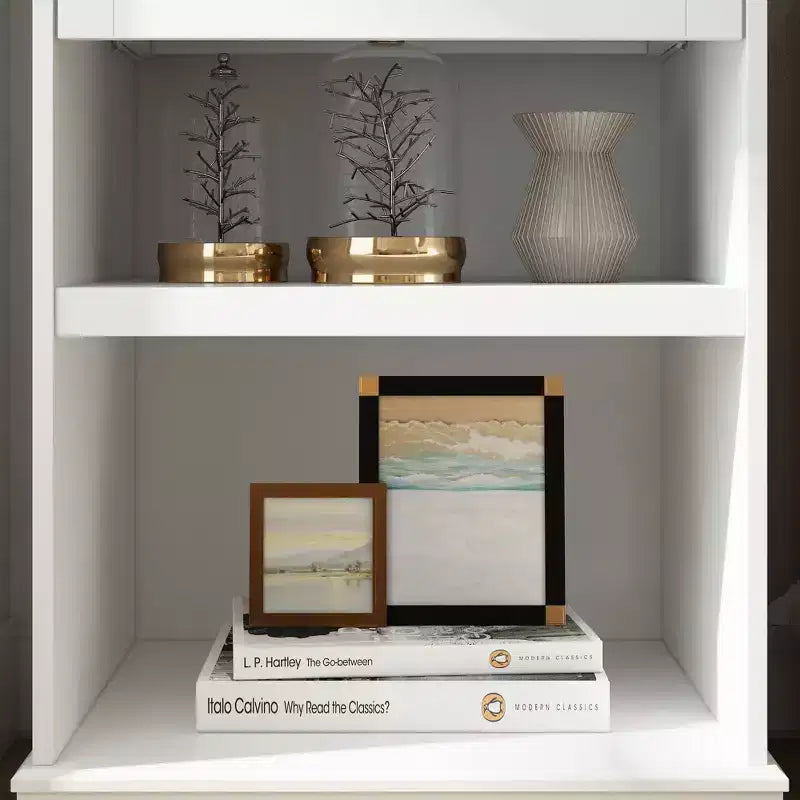 Grande vitrine et meuble de rangement blanc, étagères décoratives et tiroir, polyvalent pour la maison