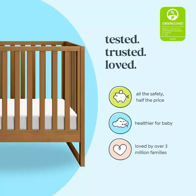 Modernes Babybett aus natürlichem Holz, sicheres Gitterbett fürs Babyzimmer