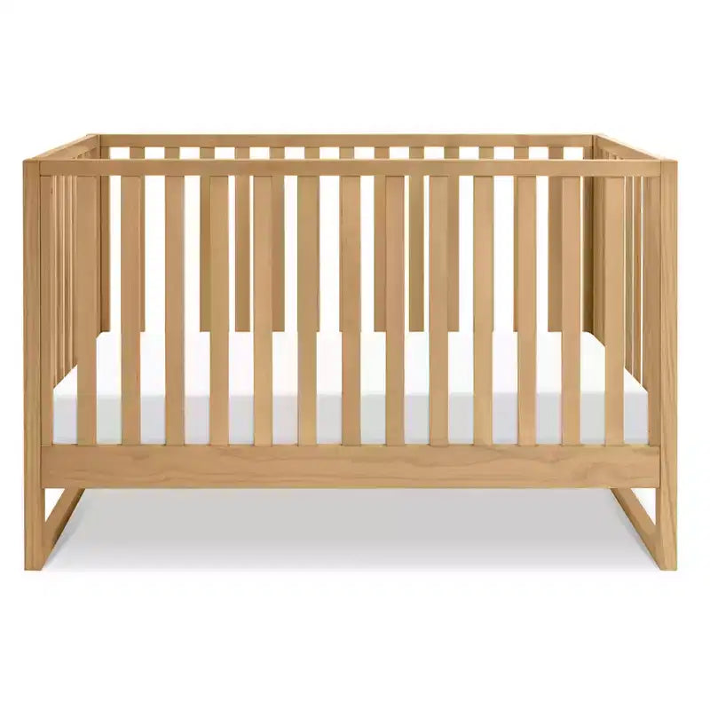 Modernes Babybett aus natürlichem Holz, sicheres Gitterbett fürs Babyzimmer