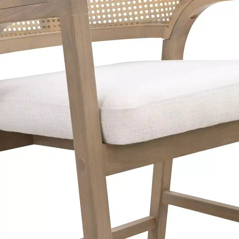 2er-Set Barhocker aus Gummibaumholz, gepolstert, mit geschwungener Rückenlehne im Rohrgeflecht-Design, in heller Esche