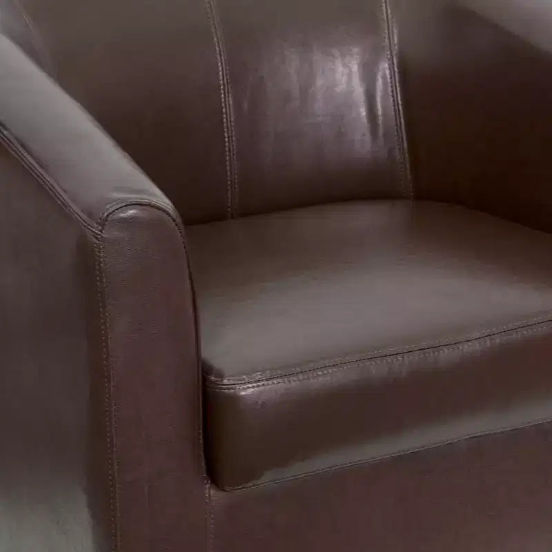 Leder-Loungesessel mit schrägen Armlehnen
