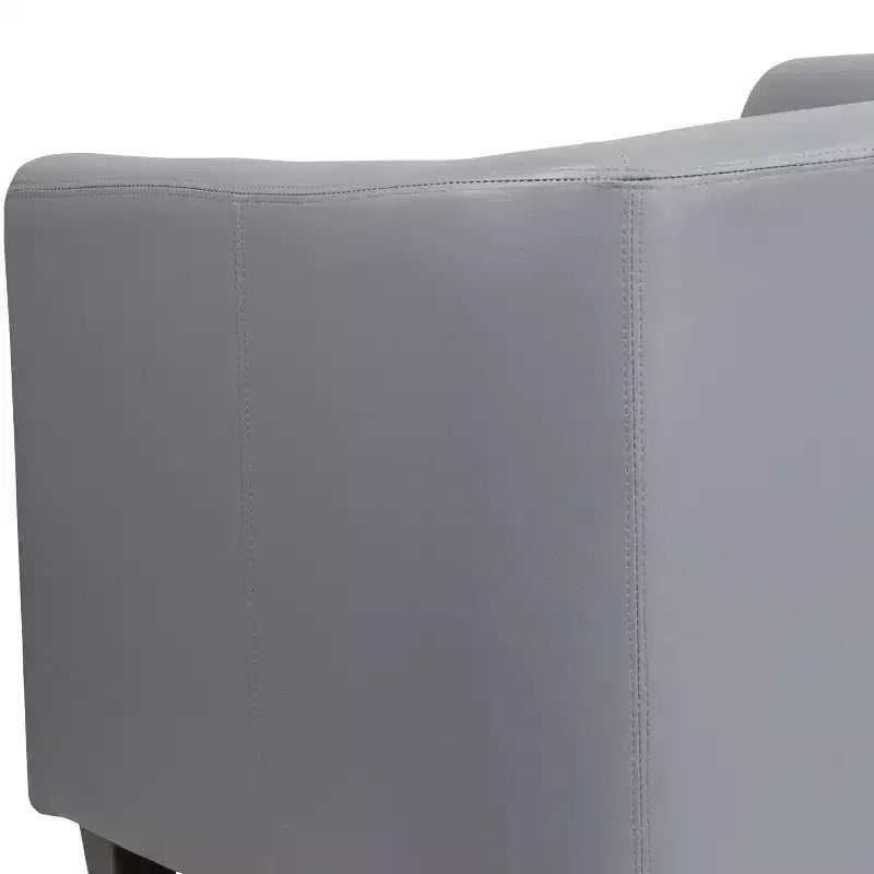 Leder-Loungesessel mit schrägen Armlehnen