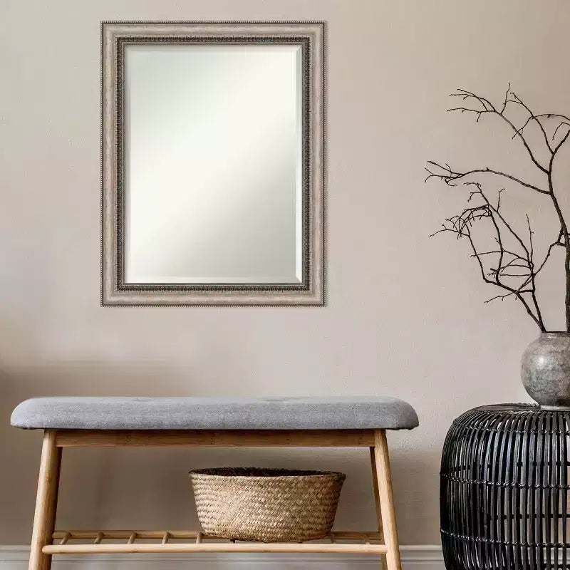 Miroir mural de salle de bains avec cadre orné, argenté