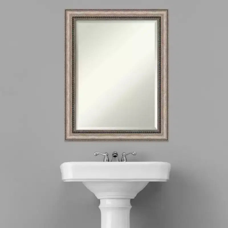 Miroir mural de salle de bains avec cadre orné, argenté